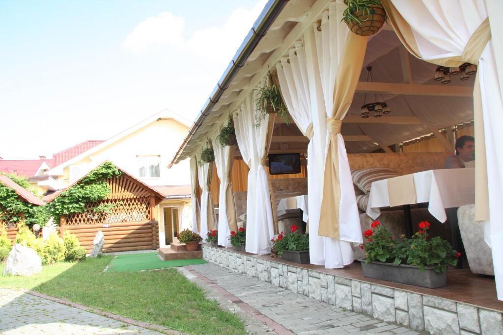 Europe Hotel Ujhorod Exterior foto