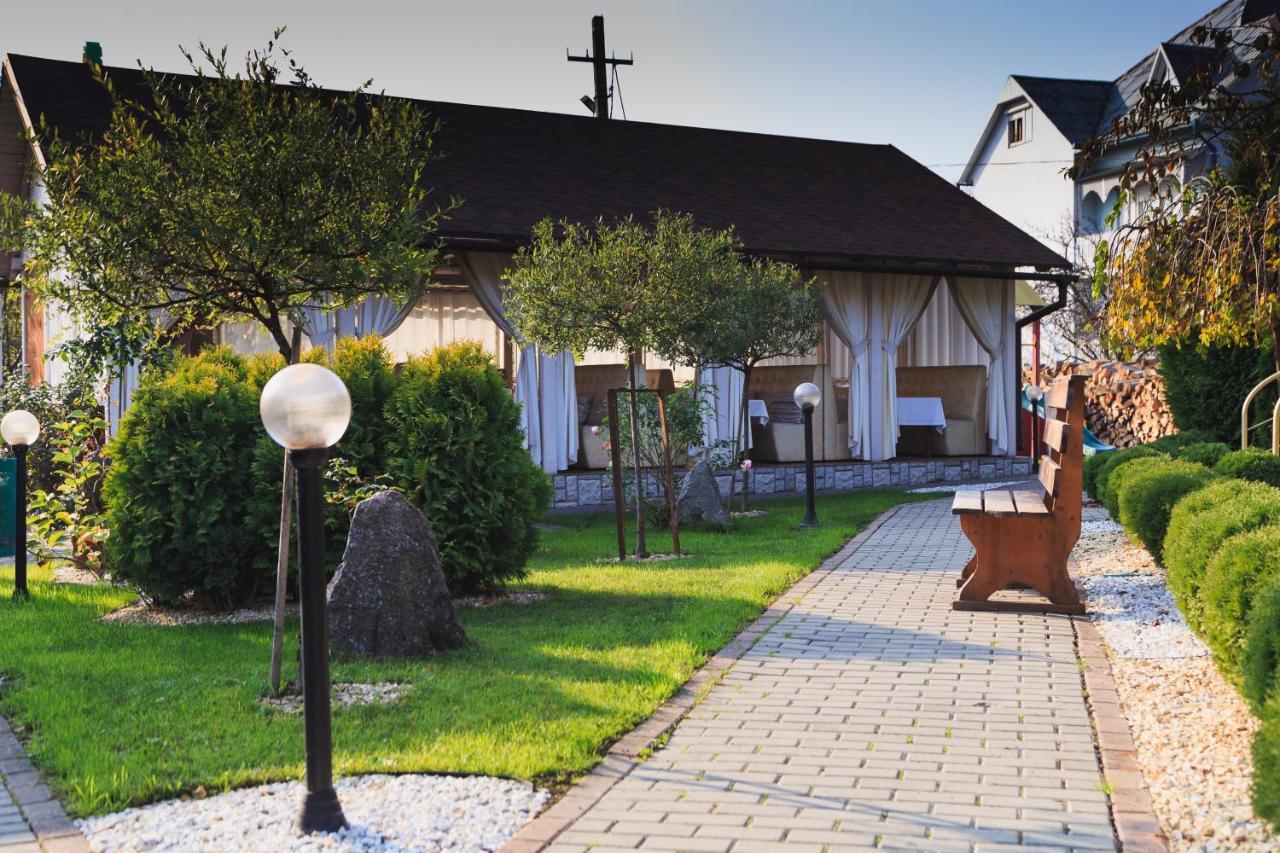 Europe Hotel Ujhorod Exterior foto