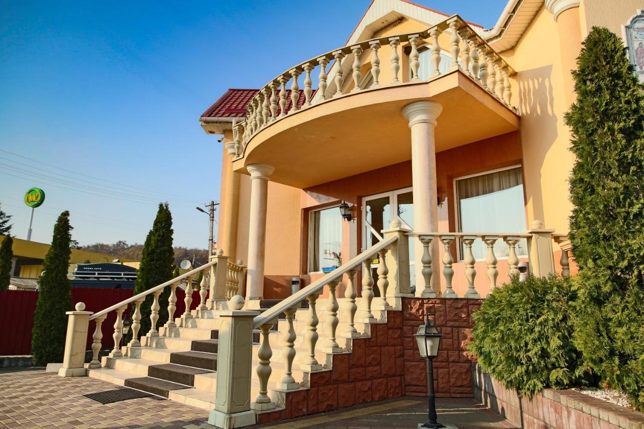 Europe Hotel Ujhorod Exterior foto